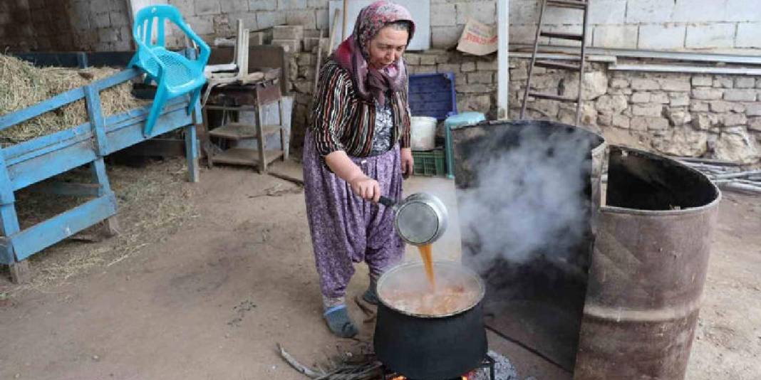 Geleneksel yöntemle nar ekşisi üretimi sürüyor! Önce eziliyor, sonra kaynatılıyor: Katkısız, doğal üretim yapılıyor 5